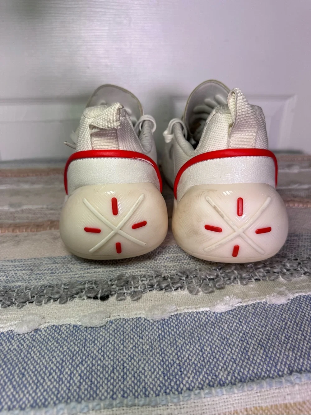 Men's White Sneakers with Red Accent — Low-Top Athletic Style
